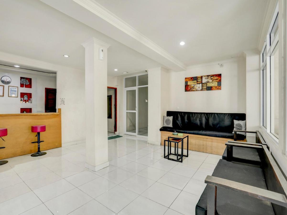 Oyo 3950 The Ratna Hotel Kuta Lombok Extérieur photo