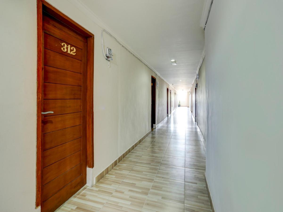 Oyo 3950 The Ratna Hotel Kuta Lombok Extérieur photo