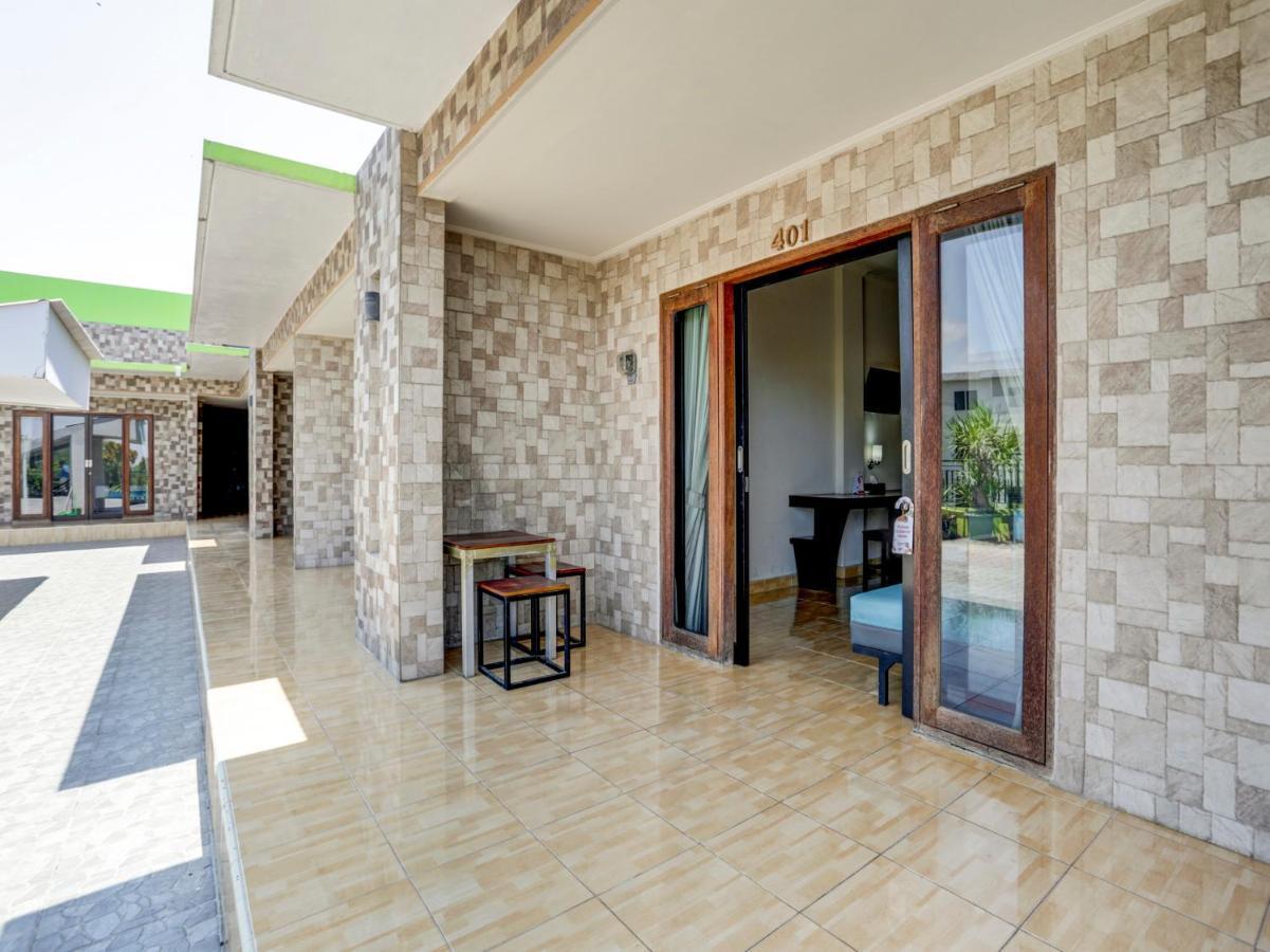 Oyo 3950 The Ratna Hotel Kuta Lombok Extérieur photo