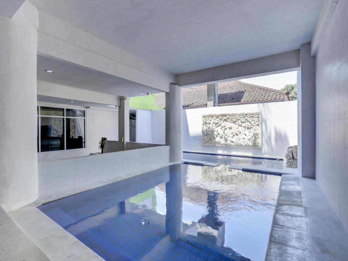 Oyo 3950 The Ratna Hotel Kuta Lombok Extérieur photo