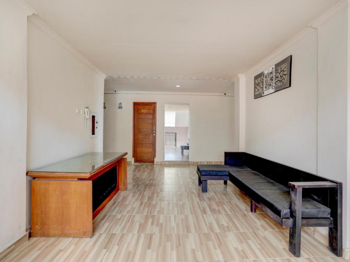 Oyo 3950 The Ratna Hotel Kuta Lombok Extérieur photo