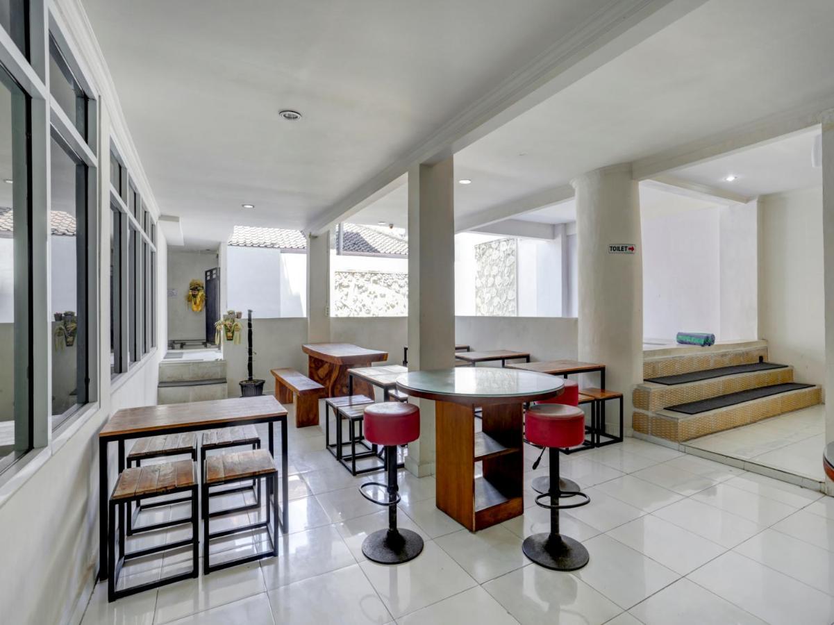 Oyo 3950 The Ratna Hotel Kuta Lombok Extérieur photo