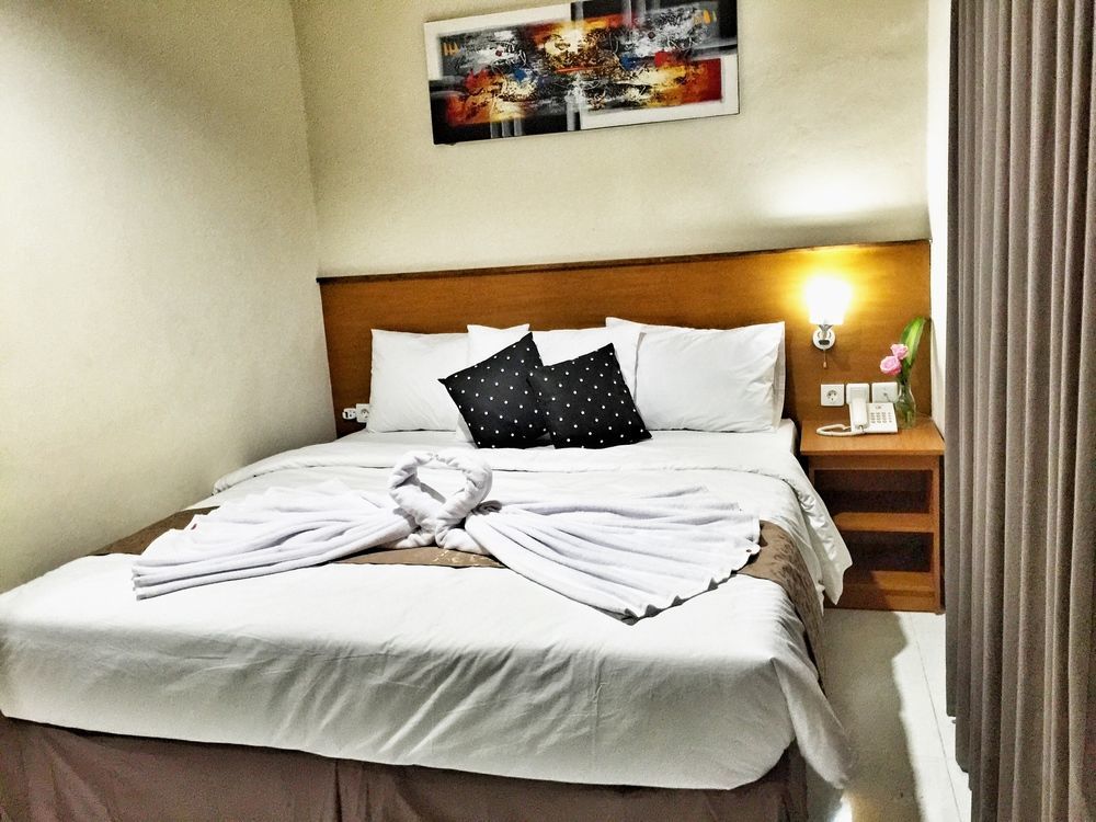 Oyo 3950 The Ratna Hotel Kuta Lombok Extérieur photo